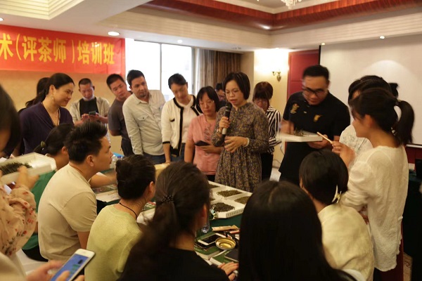 茶葉所承辦的2021年江門市茶葉技術(shù)（評(píng)茶師）培訓(xùn)班成功舉辦2 - 副本.jpg