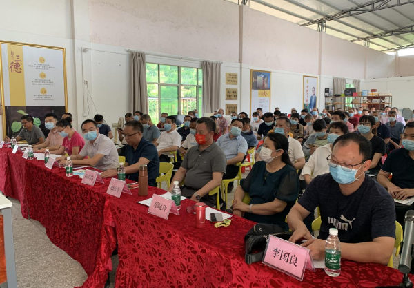 2022年梅州柚產(chǎn)業(yè)科技服務(wù)培訓(xùn)會(huì)在梅縣區(qū)桃堯鎮(zhèn)舉行1.jpg